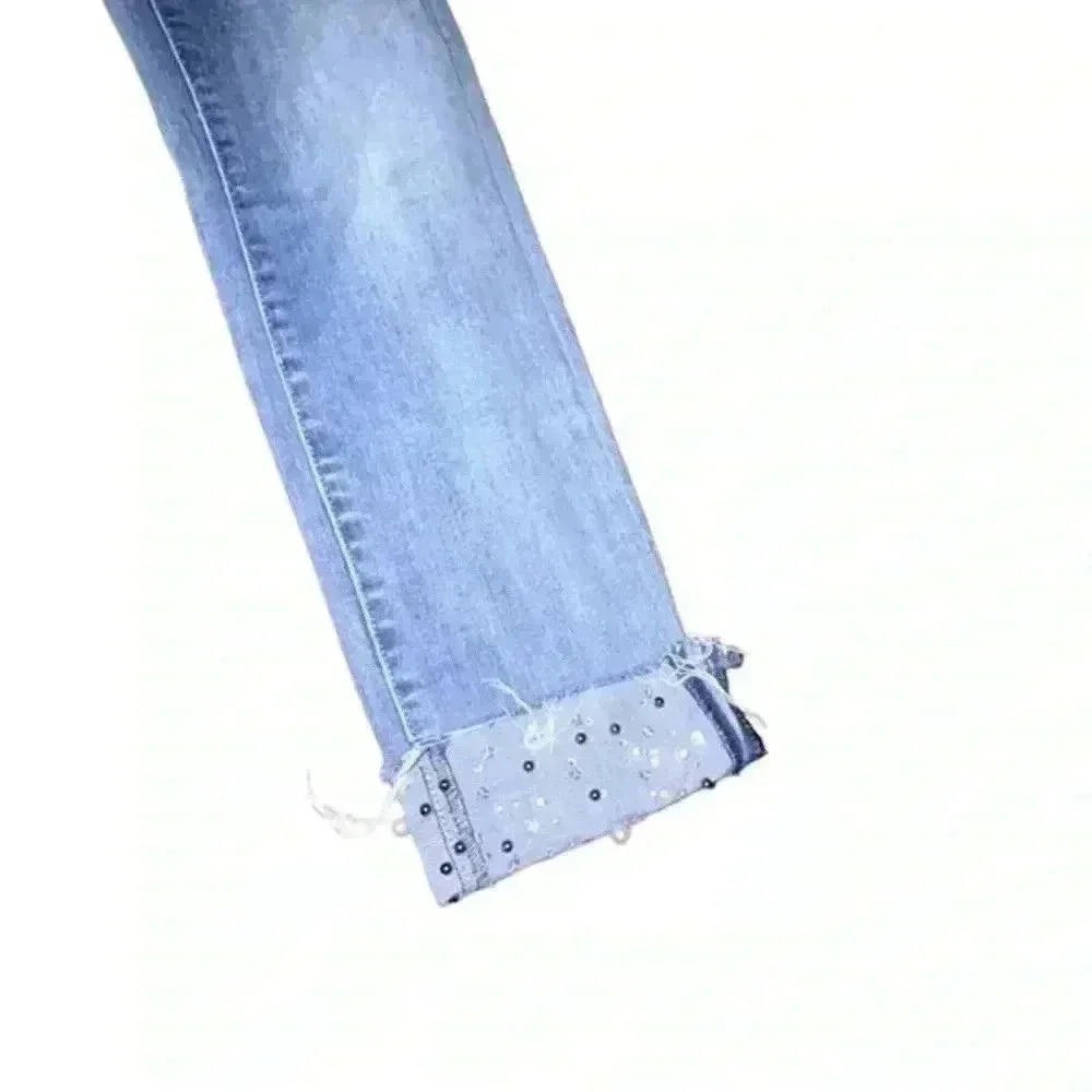 Tractr Blu Pearl and Bead Accent Cuffed Jeans Crops,‎ Size 27